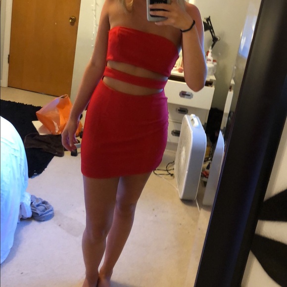 bright red bodycon dress